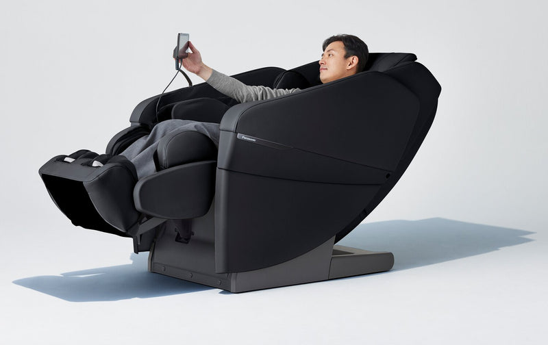Fauteuil inclinable de massage Real Pro ULTRAMC Prestige de Panasonic de 33,5 po en cuir synthétique de qualité supérieure - noir