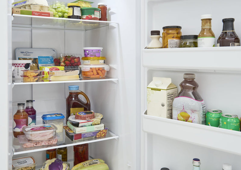 Congélateur vertical Frigidaire de 16 pi³ qui convient à une installation dans un garage - blanc - FFUE1626AW