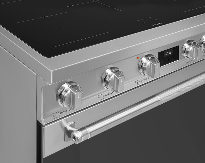 Cuisinière professionnelle à induction Smeg de 4,6 pi3 - SPR36UIMX