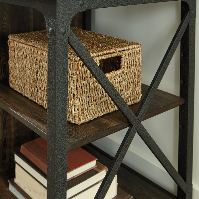 Grand bahut Steel River de 66,06 po de qualité commerciale à 2 tiroirs et tablettes ouvertes - chêne carbone