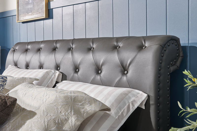 Lit plateforme rembourré Tulsa en tissu de cuir végétalien gris avec capitonnage à boutons - format grand lit