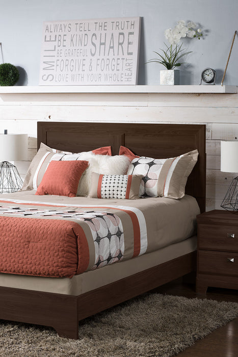 Ensemble de chambre à coucher Yorkdale 6 pièces avec lit à panneau, commode, miroir et table de nuit, brun - format grand lit