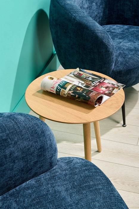 Table de bout ronde moderne Viola de 20 po - chêne naturel