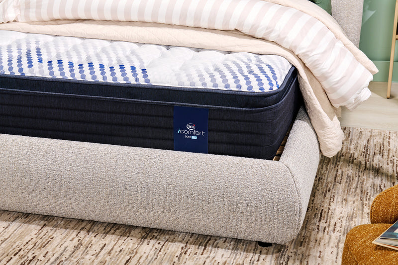 Matelas à Euro-plateau ProHD Vanguard 2.0 Hybrid iComfortMD de Serta pour grand lit