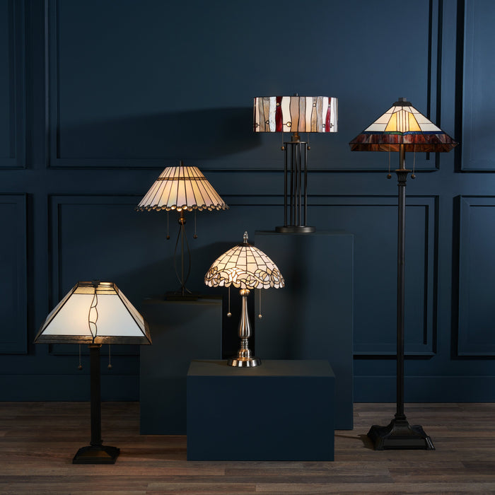 Lampe à pied Walter de 62 po de style Tiffany avec verre soufflé à la main