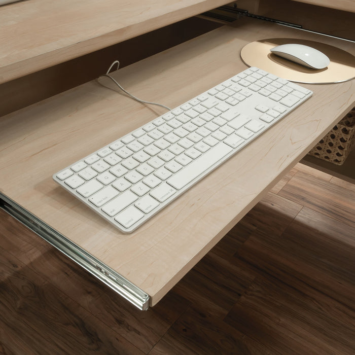 Bureau en forme de L Whitaker Point de 94,13 po de qualité commerciale avec rangement et plateau pour clavier - érable naturel