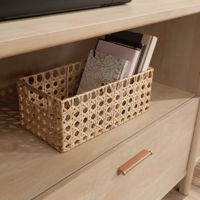 Bahut Whitaker Point de 66,73 po de qualité commerciale avec tiroir et armoires - érable naturel