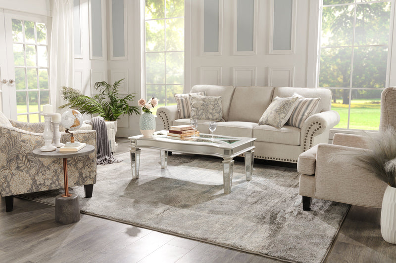 Sofa Wynn de 93 po fabriqué au Canada en tissu de chenille avec bordure de clous décoratifs et pattes en oignon en bois - beige lin