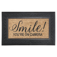 Tapis de plancher « Smile You’re on Camera » en caoutchouc et tapis-brosse