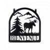 Panneau mural « Bienvenue » en métal orné d’un orignal dans les montagnes