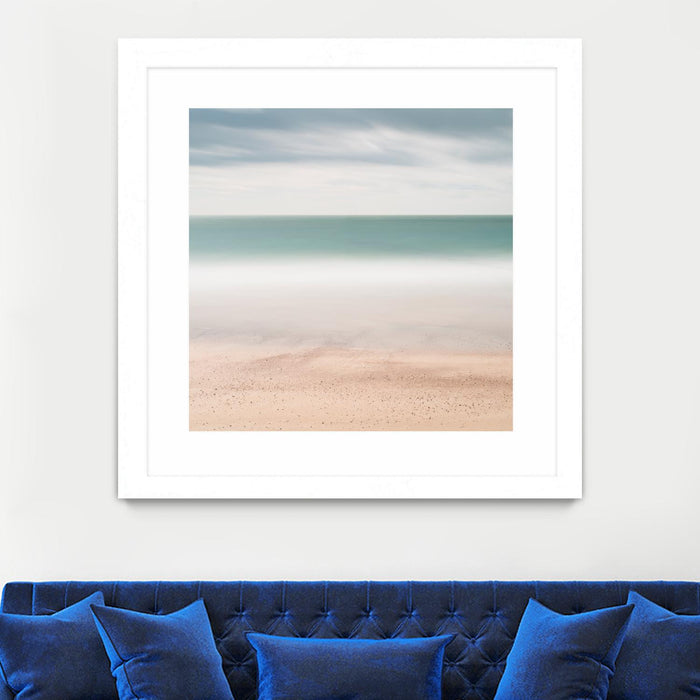 Œuvre d’art murale encadrée blanche et mate « Beach, Sea, Sky » 30 x 30
