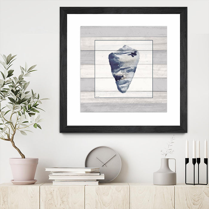 Œuvre d’art murale encadrée noire et mate « Muted Blue Shell On Wood » 30 x 30