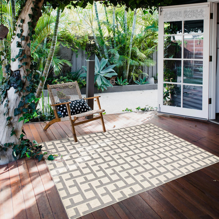 Carpette Brangane gris clair 6 pi 7 po x 9 pi 6 po