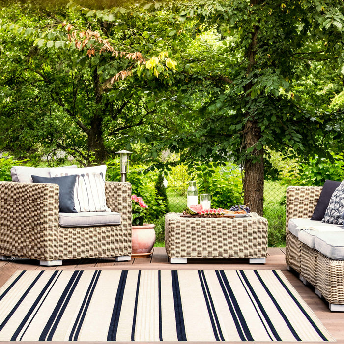 Carpette Talya bleueivoire 4 pi 7 po x 6 pi 7 po