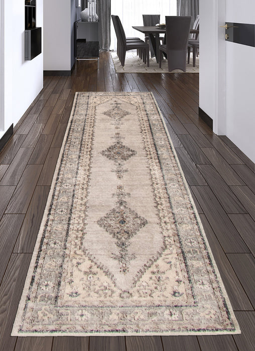 Carpette Octavian Bijar ivoire - 2 pi 7 pox 8 pi 2 po
