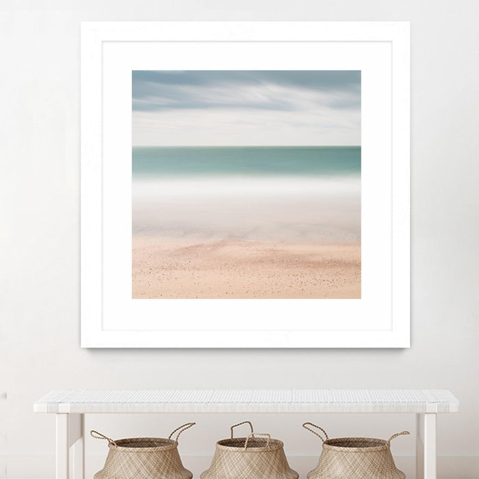 Œuvre d’art murale encadrée blanche et mate « Beach, Sea, Sky » 30 x 30
