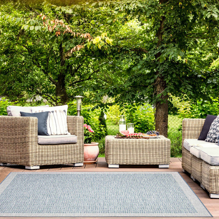 Carpette Neisha Classic bleue 6 pi 7 po x 9 pi 6 po