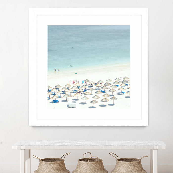 Œuvre d’art murale encadrée blanche et mate « Sesimbra I » 30 x 30