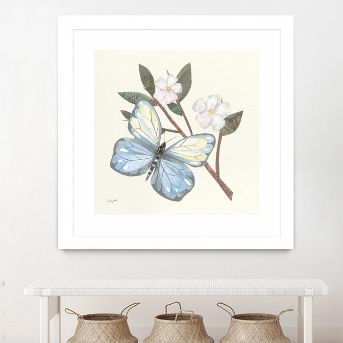 Œuvre d’art murale encadrée blanche et mate « In The Garden Butterfly » 30 x 30
