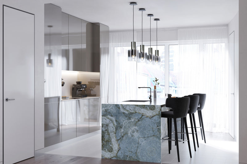 Luminaire suspendu Henley en noir satiné et verre fumé à 1 ampoule