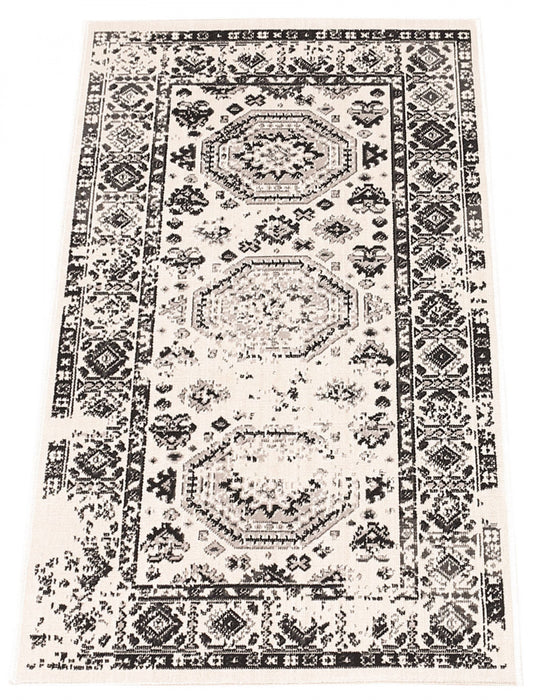 Carpette Jedda grise 2 pi 8 po x 4 pi 11 po