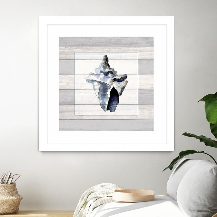 Œuvre d’art murale encadrée blanche et mate « Muted Blue Sea Conch On Wood » 30 x 30