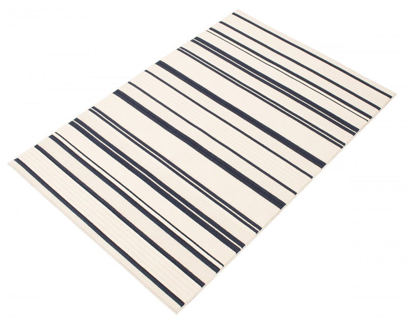 Carpette Talya bleueivoire 4 pi 7 po x 6 pi 7 po