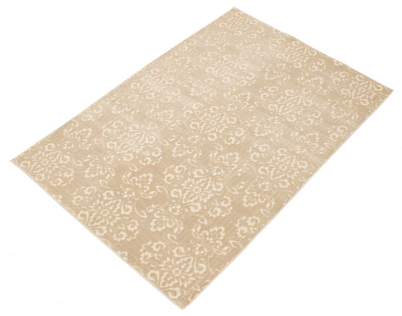 Carpette Caledonia ivoire 4 pi 7 po x 6 pi 7 po