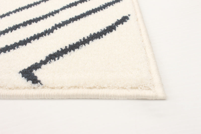 Carpette August blanc géodebleu marine 7 pi 10 po x 10 pi 2 po