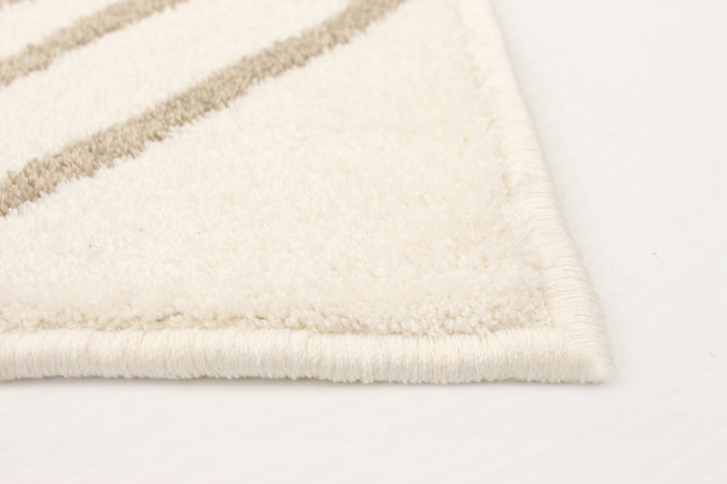 Carpette August blanc géodebrun clair 6 pi 7 po x 9 pi 6 po