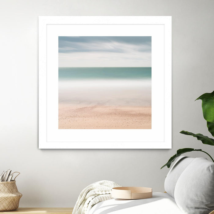 Œuvre d’art murale encadrée blanche et mate « Beach, Sea, Sky » 36 x 36
