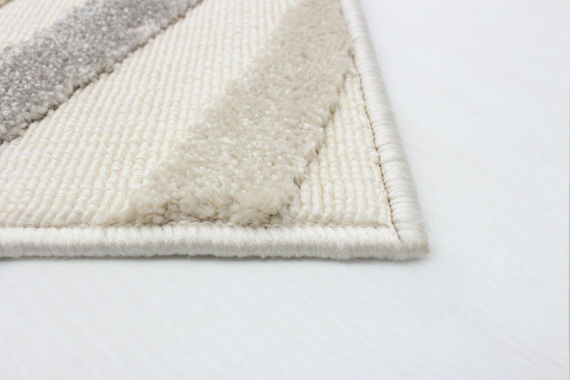 Carpette Nikkos ivoire 5 pi 3 po x 7 pi 7 po