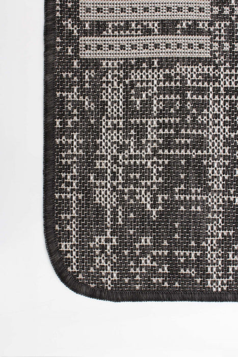 Carpette Joni noire - 4 pi 4 po x 6 pi 5 po