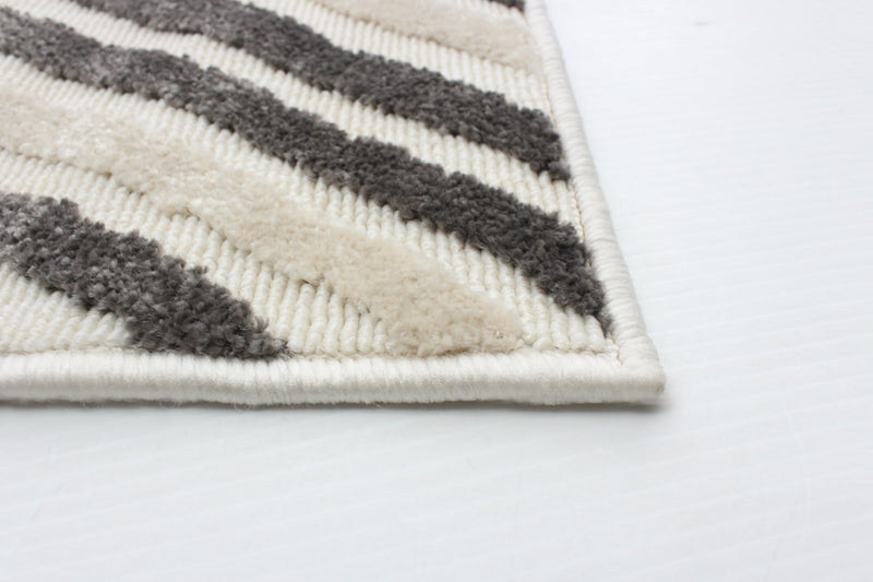 Carpette Nikkos taupe 2 pi 8 po x 4 pi 11 po