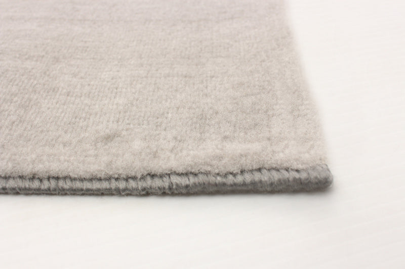 Carpette Ameeka grise 5 pi 3 po x 7 pi 7 po