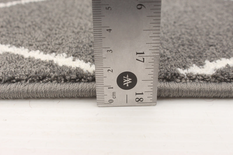 Carpette August gris foncéblanc 5 pi 3 po x 7 pi 3 po