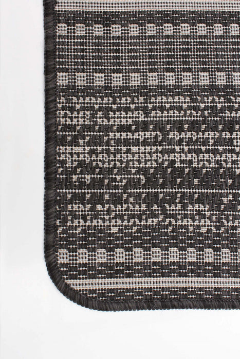 Carpette Wileen noire - 2 pi 2 po x 6 pi 7 po