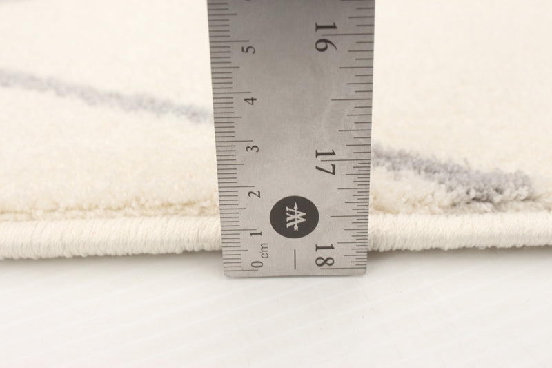 Carpette August blanchegrise 6 pi 7 po x 9 pi 6 po