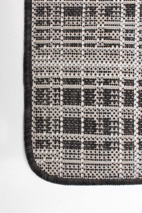 Carpette Panthea noire - 4 pi 4 po x 6 pi 5 po