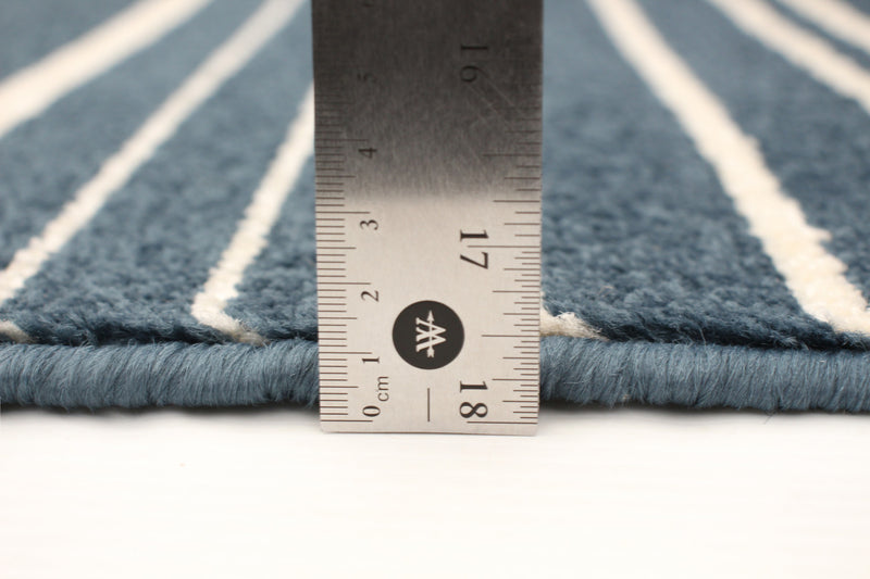 Carpette Faith couleur pétrole-crème - 7 pi 10 pox 10 pi 2 po