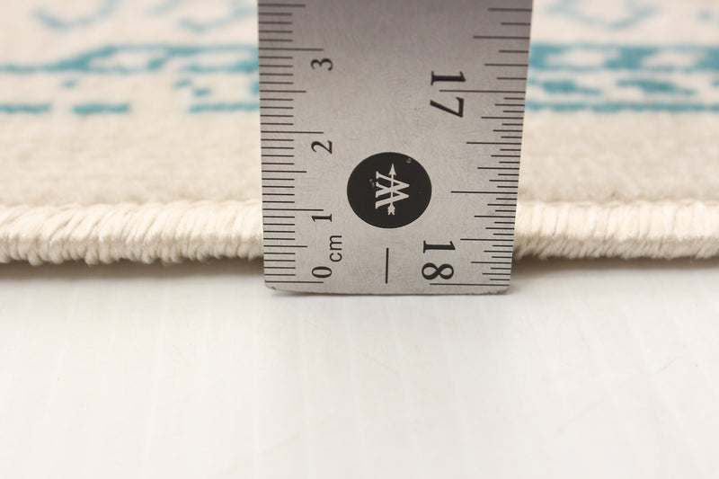 Carpette Awena vert clair 5 pi 3 po x 7 pi 7 po