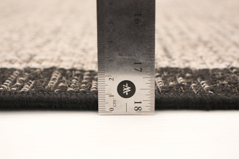 Carpette Sadie Classic agenté noir - 5 pi 3 po x 7 pi 7 po