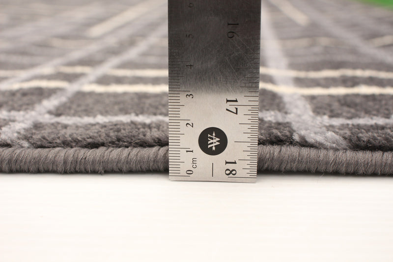 Carpette Taite anthracite - 7 pi 10 pox 10 pi 2 po