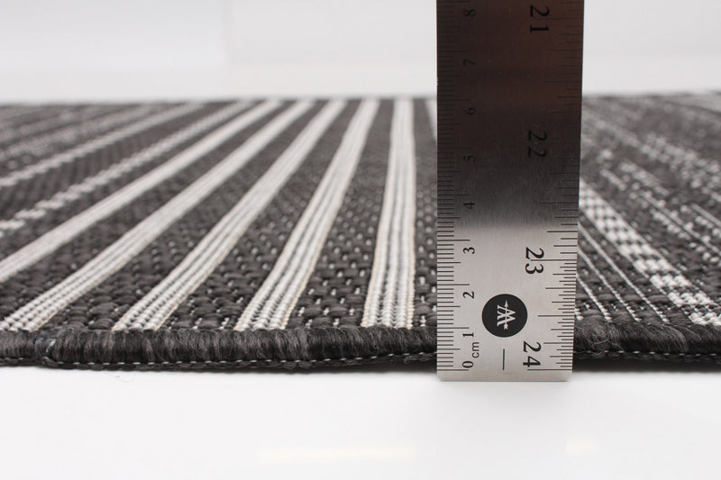 Carpette Wileen noire - 2 pi 2 po x 6 pi 7 po