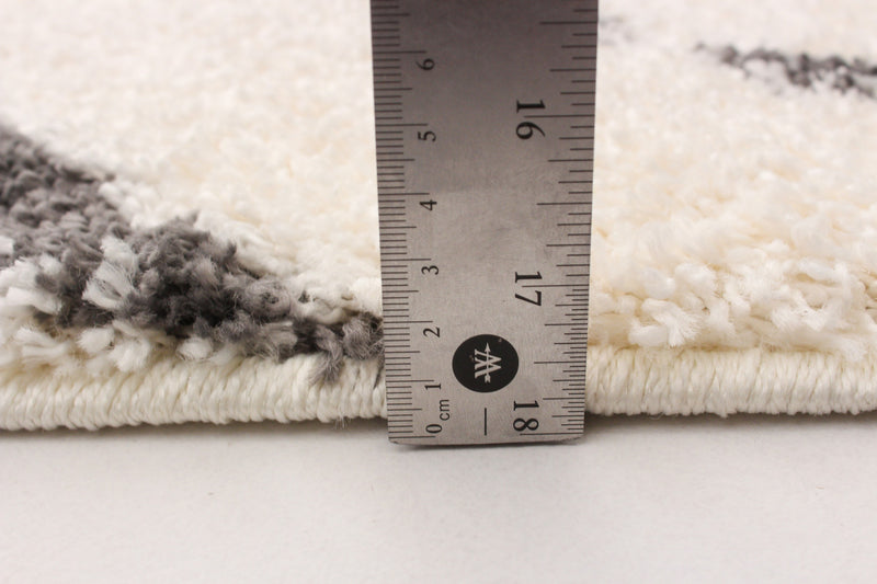 Carpette à poil long Gael ivoire 3 pi 11 po x 6 pi 0 po