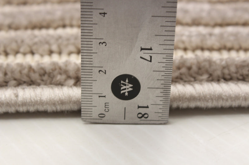 Carpette Kiah taupe 6 pi 7 po x 9 pi 6 po