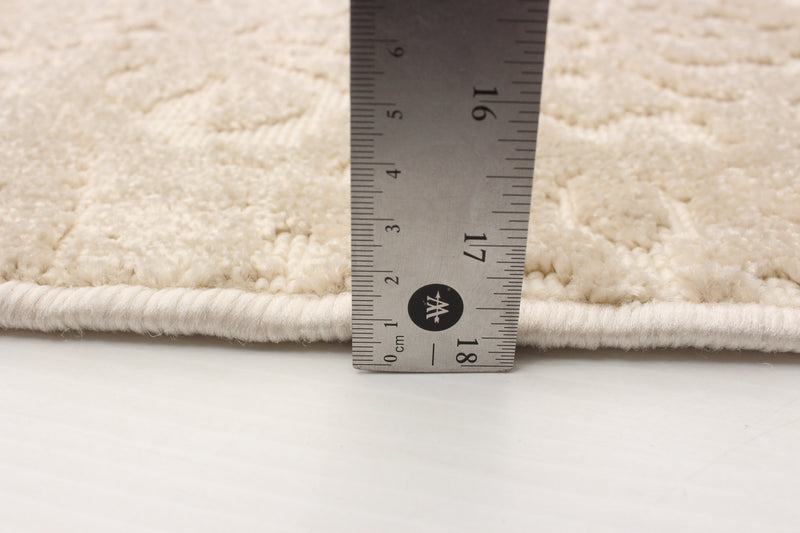 Carpette Caledonia ivoire 4 pi 7 po x 6 pi 7 po