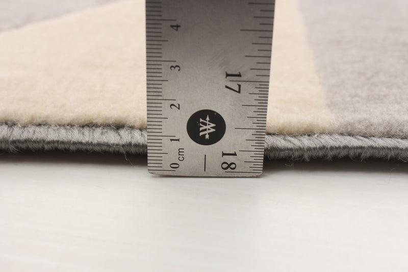 Carpette Nuria noire 5 pi 3 po x 7 pi 7 po