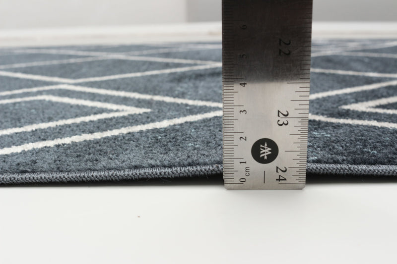 Carpette Kenza bleue lavable à la machine - 2 pi 6 po x 8 pi 0 po