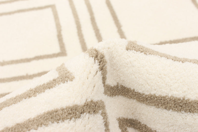 Carpette August blanc géodebrun clair 6 pi 7 po x 9 pi 6 po